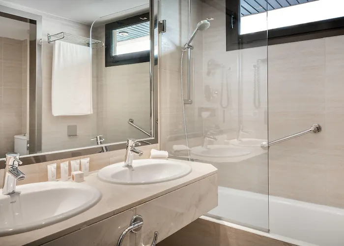 Ac Iberia Palmas By Marriott Hotel 4*