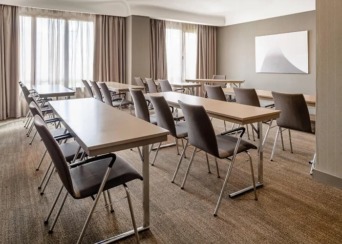 Hotel Ac Iberia Palmas By Marriott 4*